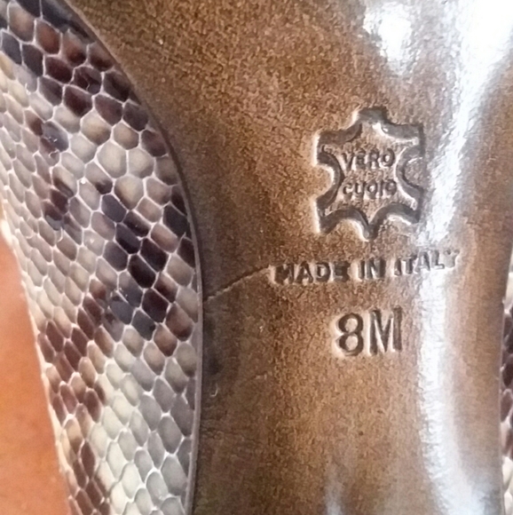 Donald J Pliner Shoes - Picture 5 of 5